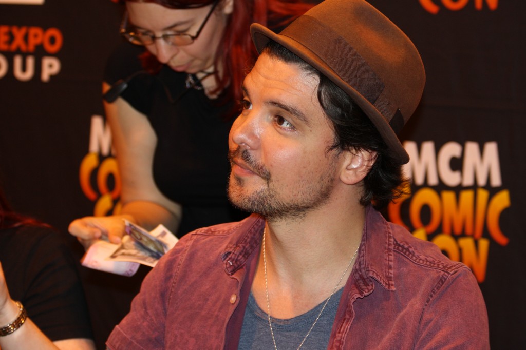 Primeval's Andrew Lee Potts spent time with fans. (Photo: Lisa-Marie Burrows)