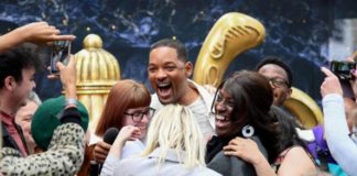 Will Smith surprises fans in London